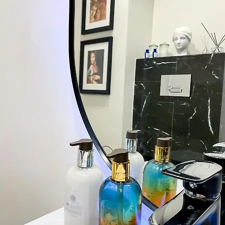 Apartment Ad Boutique *