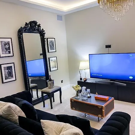 Apartment Ad Boutique